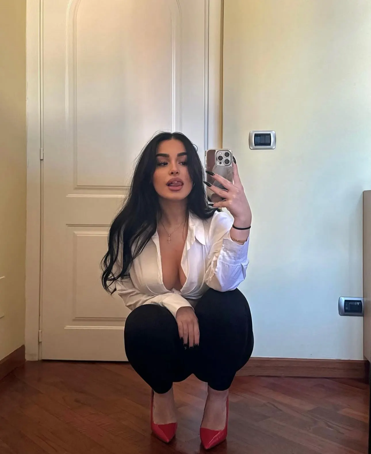 Julia Akyurt Escort | Benimle Tanışmak İster misin?
